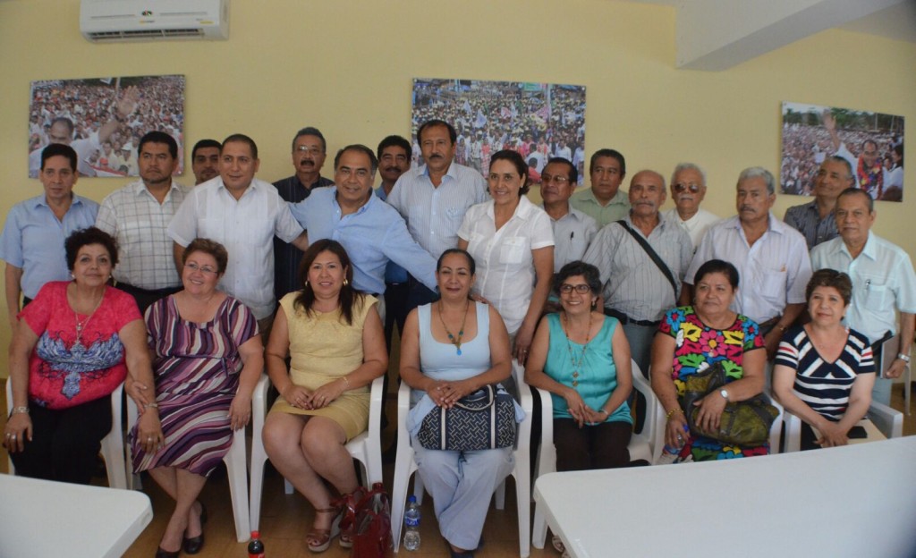 EL GOBERNADOR HÉCTOR ASTUDILLO FLORES, SE REUNIÓ CON JUBILADOS Y PENSIONADOS DE LA SECCIÓN 14 DEL SINDICATO NACIONAL DE TRABAJADORES DE LA EDUCACIÓN