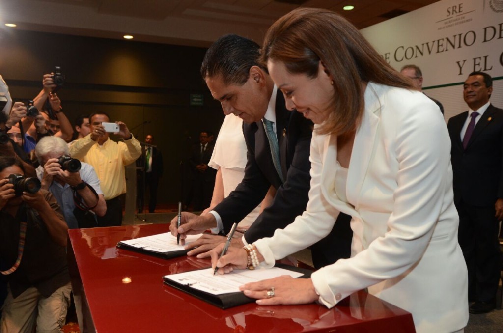 silvano firma acuerdo