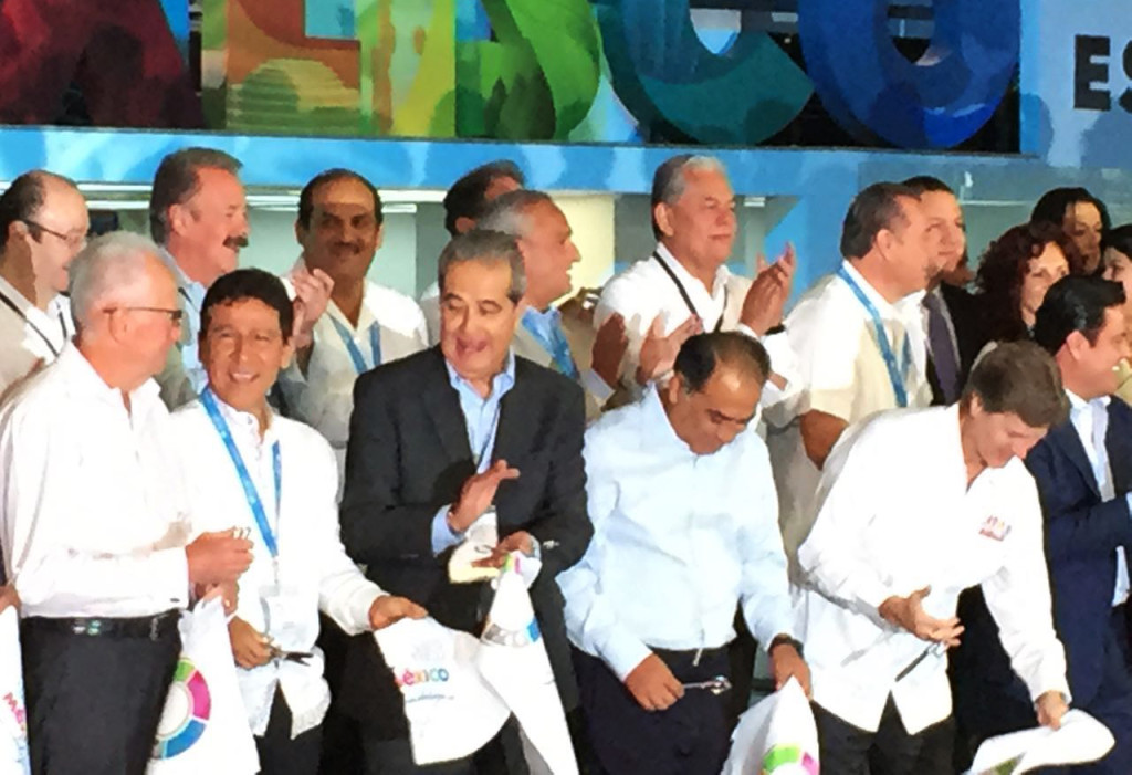 Alcalde GGB en Tianguis Turístico (1)