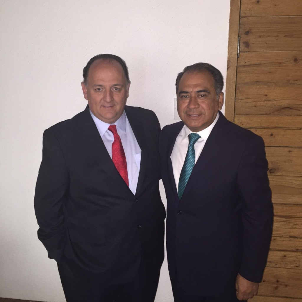 EN REUNIÓN DE TRABAJO%2c EL GOBERNADOR HÉCTOR ASTUDILLO FLORES Y RAÚL MURRIETA CUMMINGS