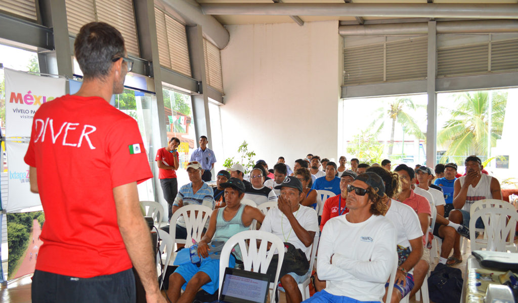 Imparten curso sobre el uso del Snorkel en playas de Ixtapa y Zihuatanejo