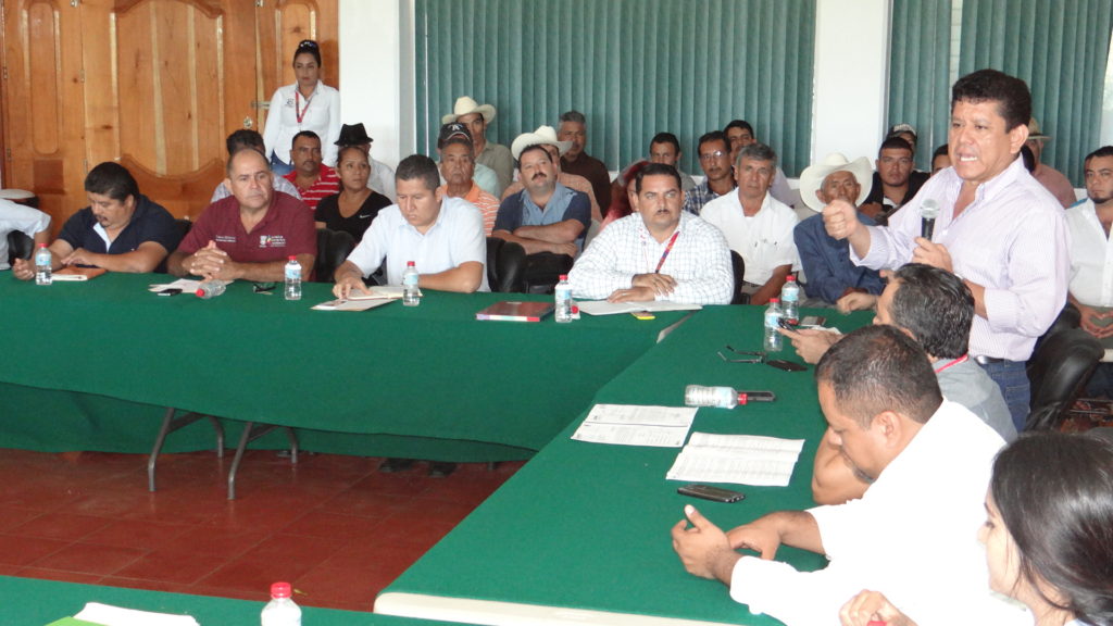 juntos-hacemos-mas-dice-alcalde-de-lazaro