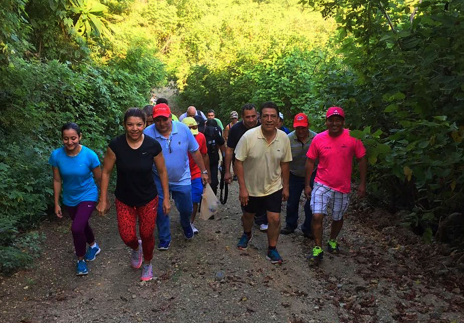 recorrido-alcalde-con-directores-1