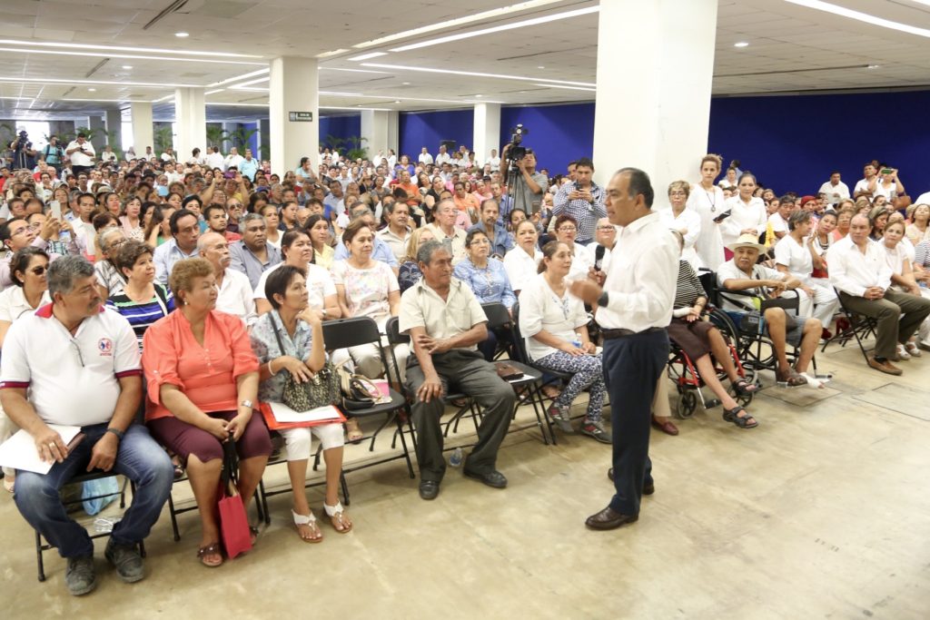 mas-de-mil-familias-de-guerrero-son-beneficiadas-con-un-prestamo-por-parte-del-issste-haf1