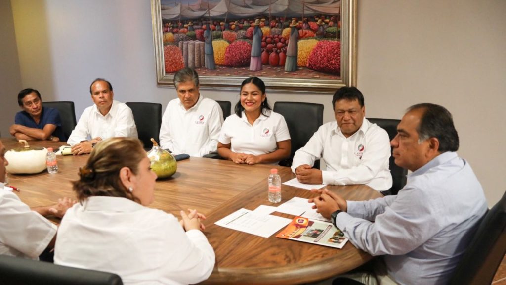 EL GOBERNADOR DEL ESTADO HÉCTOR ASTUDILLO FLORES SE REUNIÓ CON INTEGRANTES DE LA CÁMARA NACIONAL DE LA INDUSTRIA DE RESTAURANTES (2)
