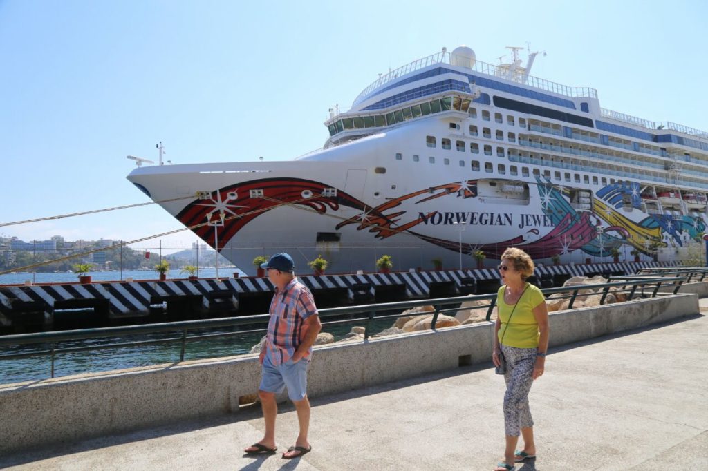 LLEGA EL CRUCERO NORWEGIAN JEWEL (1)