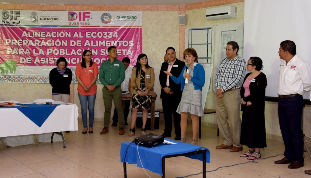 PERSONAL DEL DIF GUERRERO RECIBIÓ CAPACITACIÓN EN LA ELABORACIÓN Y MANEJO DE ALIMENTOS DEL DIF NACIONAL (4)