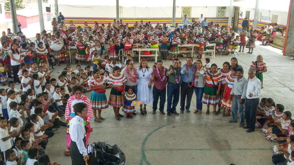 CON HÉCTOR ASTUDILLO SE EMPODERA A LAS MUJERES INDÍGENAS GILBERTO SOLANO (3)