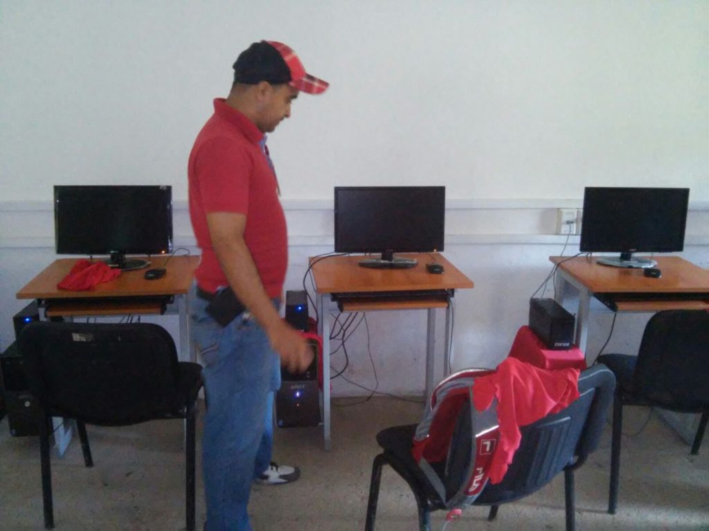 El gobierno municipal de Petatlán apoya al Centro Comunitario de Aprendizaje (CCA).