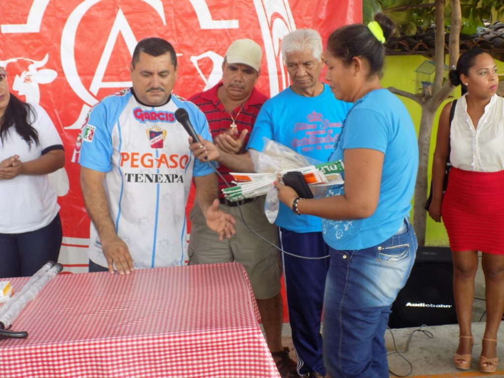 apoya cuadra la pinta a personas con capacidades diferentes