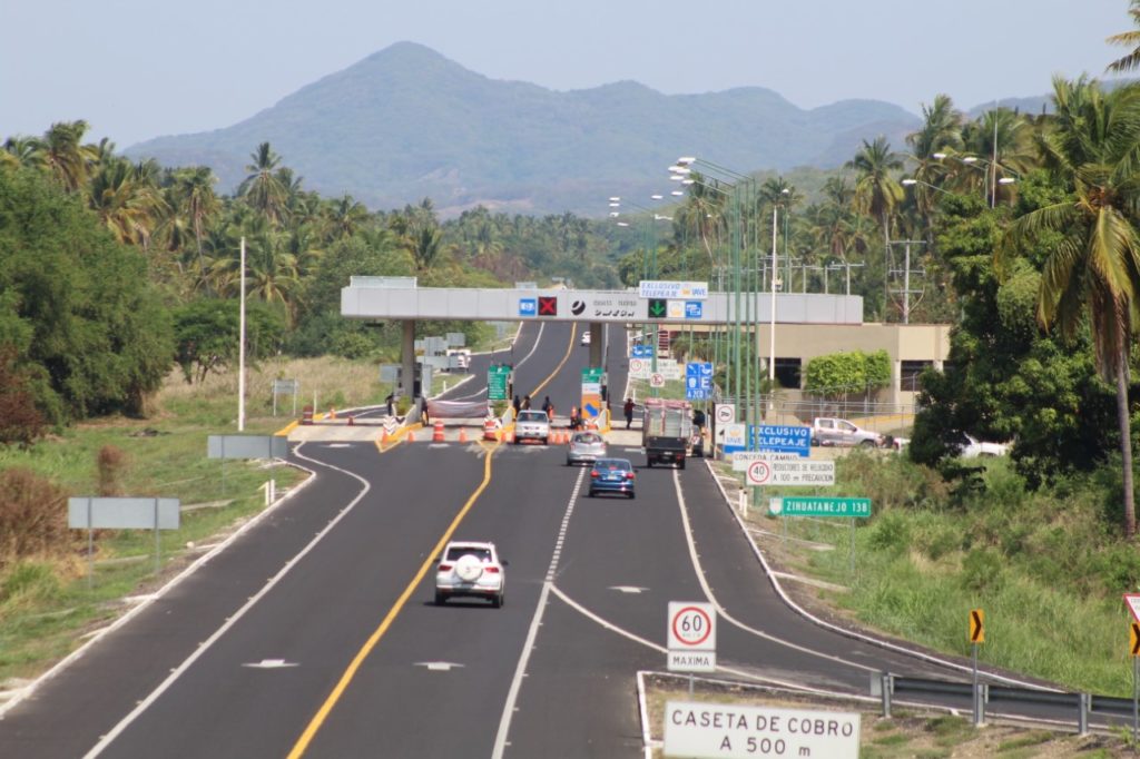 toman la caseta de cobro de tecpan