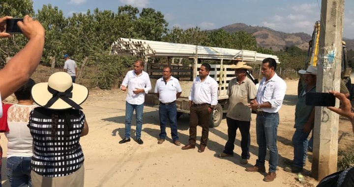 GOBIERNO MUNICIPAL APOYA SISTEMA DE AGUA POTABLE DE EL COACOYUL
