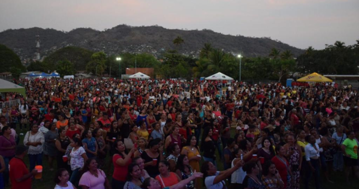 Gobierno municipal festejó a miles de mamás este 10 de mayo