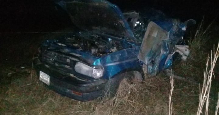 Trágico accidente carretero por manejar en estado de ebriedad deja un muerto y dos heridos en Petatlan