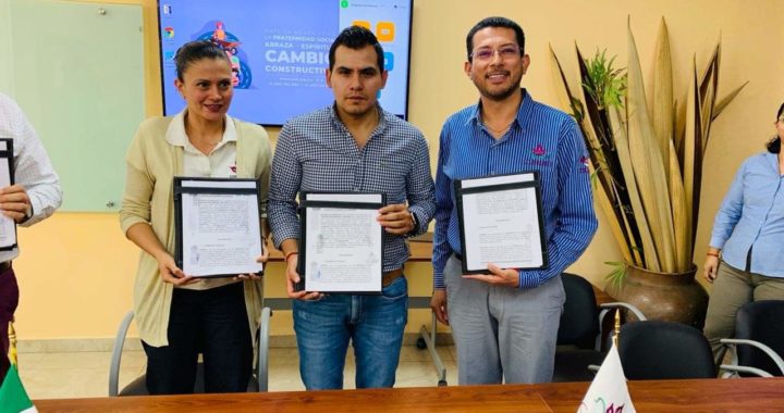 Firma convenio gobierno municipal de Tecpan con la congregación Mariana Trinitaria 