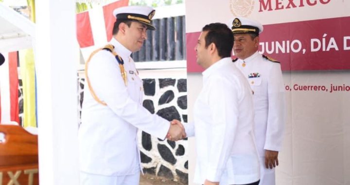 Alcalde Jorge Sánchez asiste a ceremonia del «Día de la Marina»