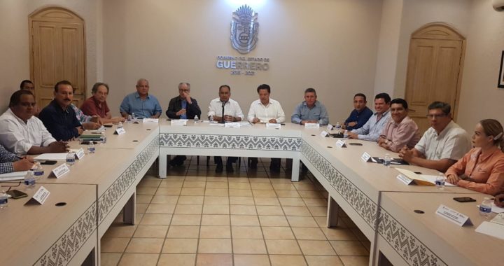 COORDINA ASTUDILLO MESA CENTRAL PARA REVISAR CON OPERADORES FEDERALES EL PROGRAMA DE FERTILIZANTE GRATUITO