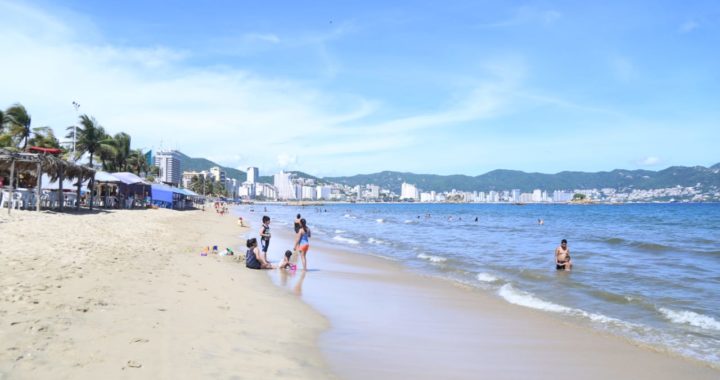 PLAYAS CARABALI Y CALETILLA EN ACAPULCO, APTAS PARA USO RECREATIVO: COFEPRIS