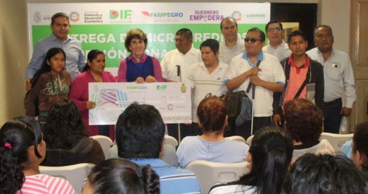 ENTREGAN 44 MICROCRÉDITOS A PERSONAS CON CAPACIDADES DIFERENTES DE LA REGIÓN CENTRO