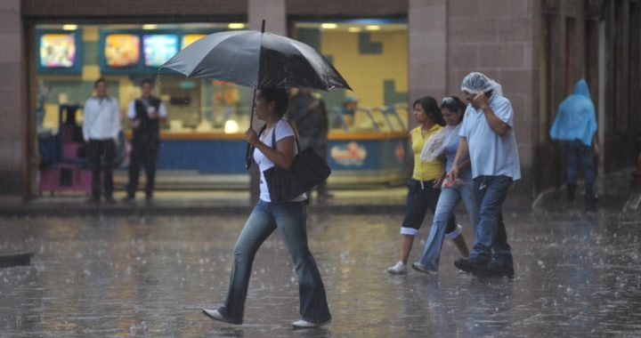 Por la Onda tropical 10 se esperan fuertes lluvias en Michoacán 