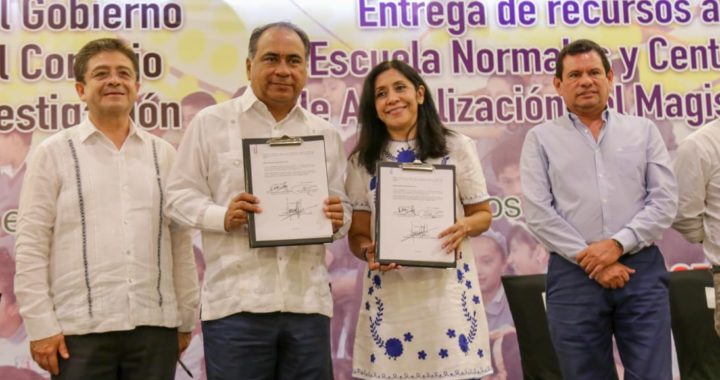 ENTREGA ASTUDILLO RECURSOS POR MÁS DE 13 MDP PARA ESCUELAS NORMALES Y CENTROS DE ACTUALIZACIÓN DEL MAGISTERIO