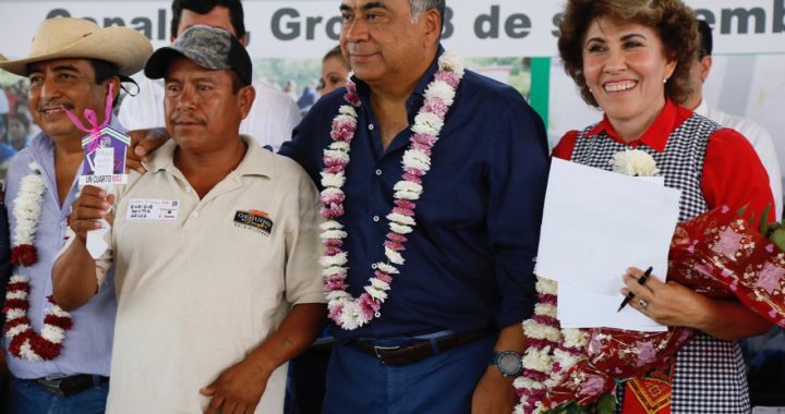 LLEGAN MÁS APOYOS DEL GOBIERNO DEL ESTADO A COPALILLO Y ATENANGO DEL RÍO