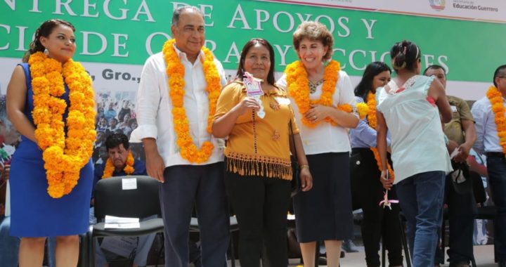 RECORRE ASTUDILLO MUNICIPIOS DE LA ZONA CENTRO; ENTREGA OBRAS Y APOYOS SOCIALES EN LEONARDO BRAVO Y MÁRTIR DE CUILAPAN