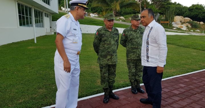 REVISA ASTUDILLO E INTEGRANTES DE LA MESA DE COORDINACIÓN LA SEGURIDAD EN ESCUELAS Y OPERATIVO PATRIO