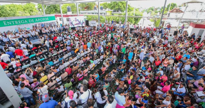 VISITA EL GOBERNADOR LA COLONIA ZAPATA; AHÍ DESTACA ASTUDILLO FLORES EL DESARROLLO TURÍSTICO E INVERSIÓN DE SU CUARTO INFORME