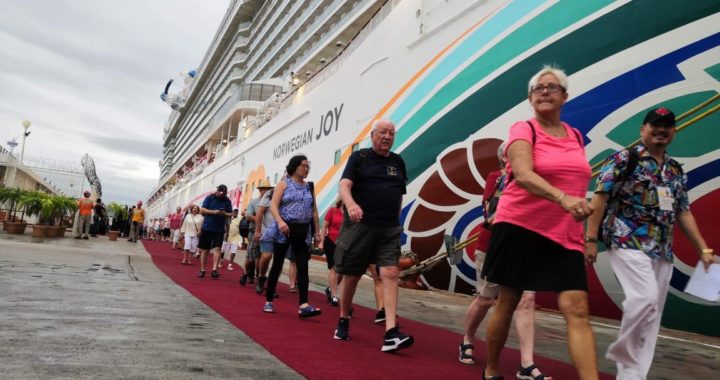 A CUATRO AÑOS DE GOBIERNO, HOY LLEGAN MÁS CRUCEROS