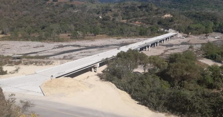 AFINAN DETALLES DE LOS TRABAJOS DE CONSTRUCCIÓN DEL PUENTE EL ITACUÁN EN ALCOZAUCA