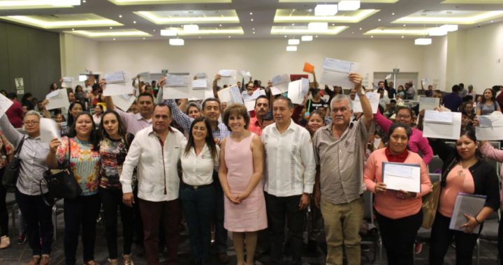 ENTREGA EL DIF GUERRERO APOYOS A ESCUELAS DE TIEMPO COMPLETO EN LA REGIÓN CENTRO