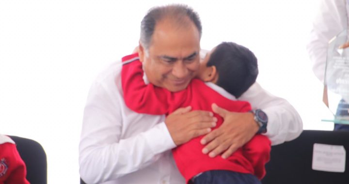 ENTREGA EL GOBERNADOR HÉCTOR ASTUDILLO UNA ESCUELA MÁS A CHILPANCINGO