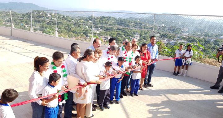 INAUGURAN EN GUERRERO UNA ESCUELA MÁS; SUMAN YA MÁS DE 2 MIL 400 PLANTELES EN TODO EL ESTADO