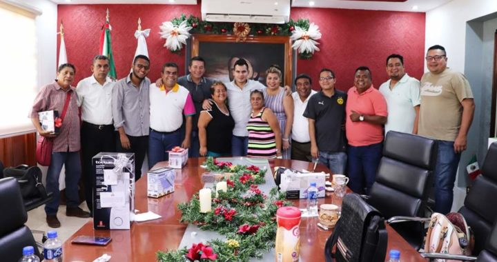 ALCALDE DE TECPAN CONVIVE CON PERIODISTAS EN CONMEMORACIÓN DE SU DÍA