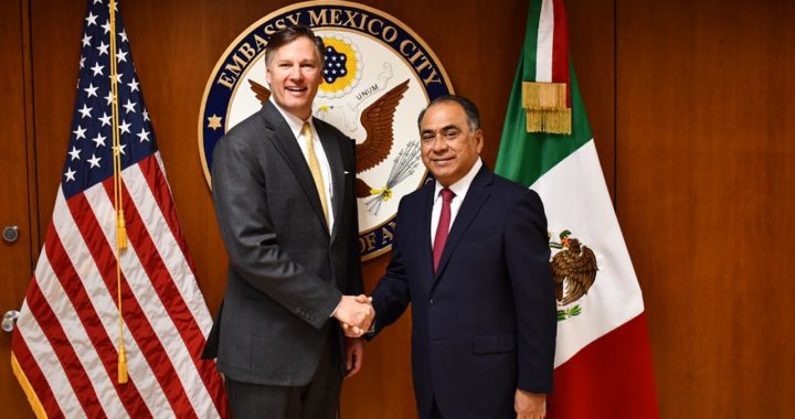 Gobernador Astudillo solicitó a embajador de Estados Unidos se retire la alerta de viaje a destinos turísticos guerrerenses