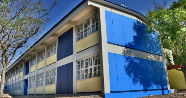 ENTREGA EL GOBERNADOR HÉCTOR ASTUDILLO DOS ESCUELAS MÁS EN HUITZUCO