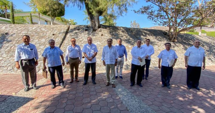 REUNIÓN DEL GOBERNADOR CON REPRESENTANTES DE LA IGLESIA; LE INFORMARON SOBRE LA SUSPENSIÓN DE ACTOS RELIGIOSO POR EL COVID-19