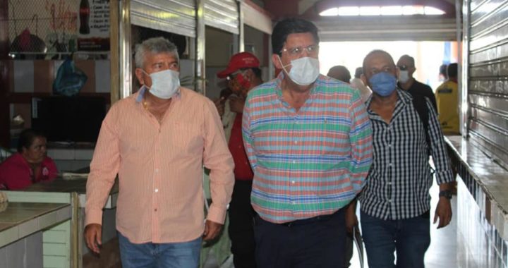 EL JEFE DE LA OFICINA DEL GOBERNADOR ACOMPAÑA AL ALCALDE ESTEBAN CARDENAS EN SUPERVISIÓN  EN LOS FILTROS DE SANIDAD DE PETATLÁN ANTE LA PANDEMIA COVID-19.