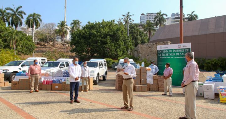 ENTREGA HÉCTOR ASTUDILLO MÁS MATERIAL MÉDICO Y EQUIPO PARA HOSPITALES DE GUERRERO