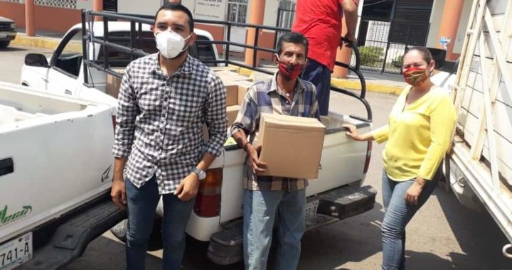 Gobierno de La Unión entrega apoyo alimentario a pescadores 