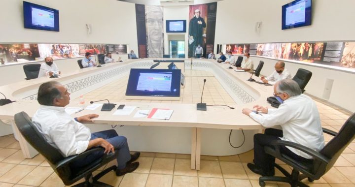 SE REÚNE ASTUDILLO FLORES CON PARTE DE SU GABINETE PARA ANALIZAR REINICIO DE ALGUNAS ACTIVIDADES