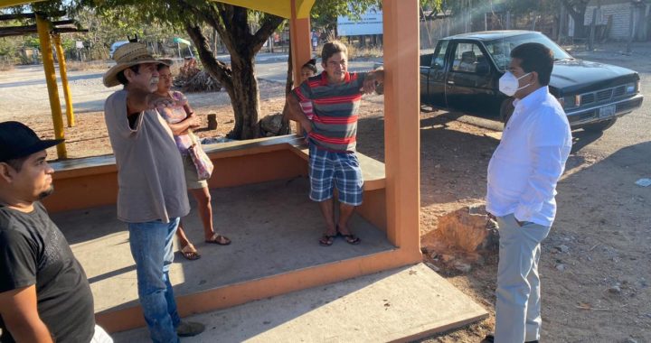 Alcalde Crescencio Reyes atiende a Comité de Agua Potable de San Jerónimo 