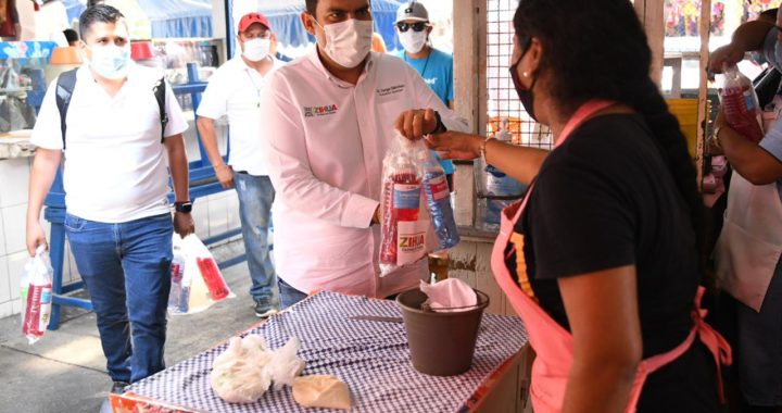 Gobierno municipal entregó kits de limpieza a Mercados