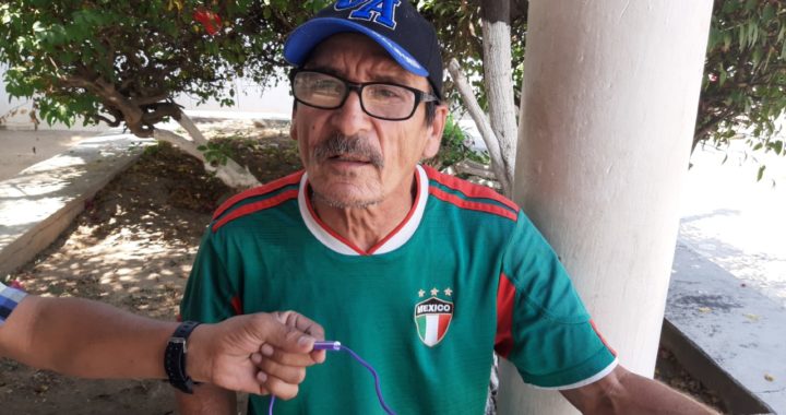 Piden apoyo para anciano que padece de sus facultades mentales en El Cóbano, municipio de Tecpan 