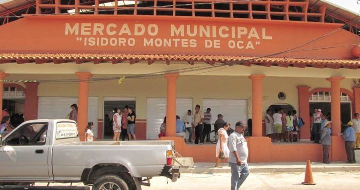 También cierran de forma temporal el mercado de Petatlán 