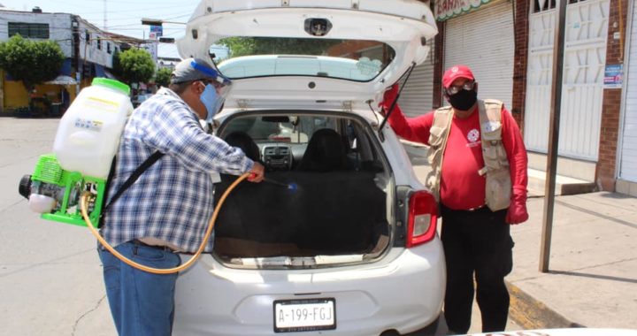 SANITIZAN UNIDADES DE TRANSPORTE PÚBLICO DE PETATLÁN