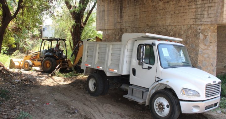 UN 80 % DE AVANCE EN LOS TRABAJOS DE DESAZOLVE DE RÍOS Y ARROYOS EN EL MUNICIPIO DE PETATLÁN, ECS.
