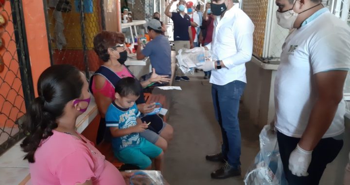 Pone en marcha gobierno del estado campaña para usar correctamente cubrebocas en Tecpan 