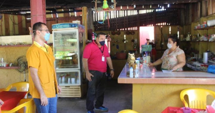 Refuerzan medidas sanitarias en Tecpan en restaurantes ante aumento de casos de COVID-19 